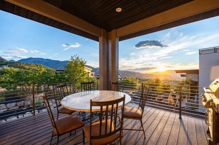 732 S Nebo Cir, Woodland Hills, Utah 84653