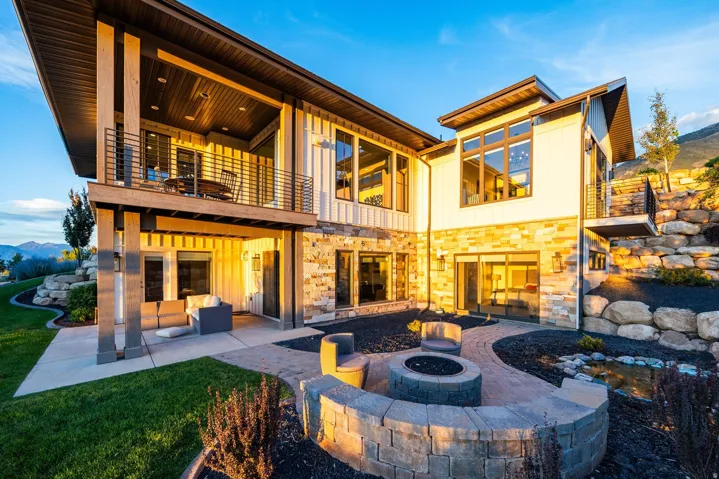 732 S Nebo Cir, Woodland Hills, Utah 84653