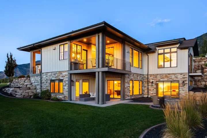 732 S Nebo Cir, Woodland Hills, Utah 84653
