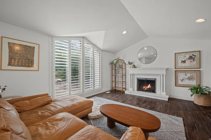 Vaulted ceiling with recessed lighting