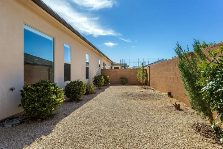 Xeriscape backyard featuring gravel landscaping
