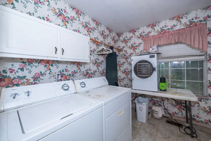 Built-in upper cabinetry