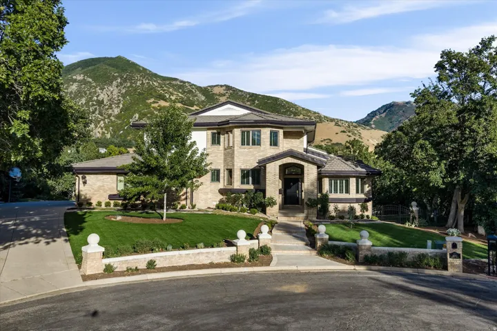 6082 Breeze Cir, Ogden, Utah 84403
