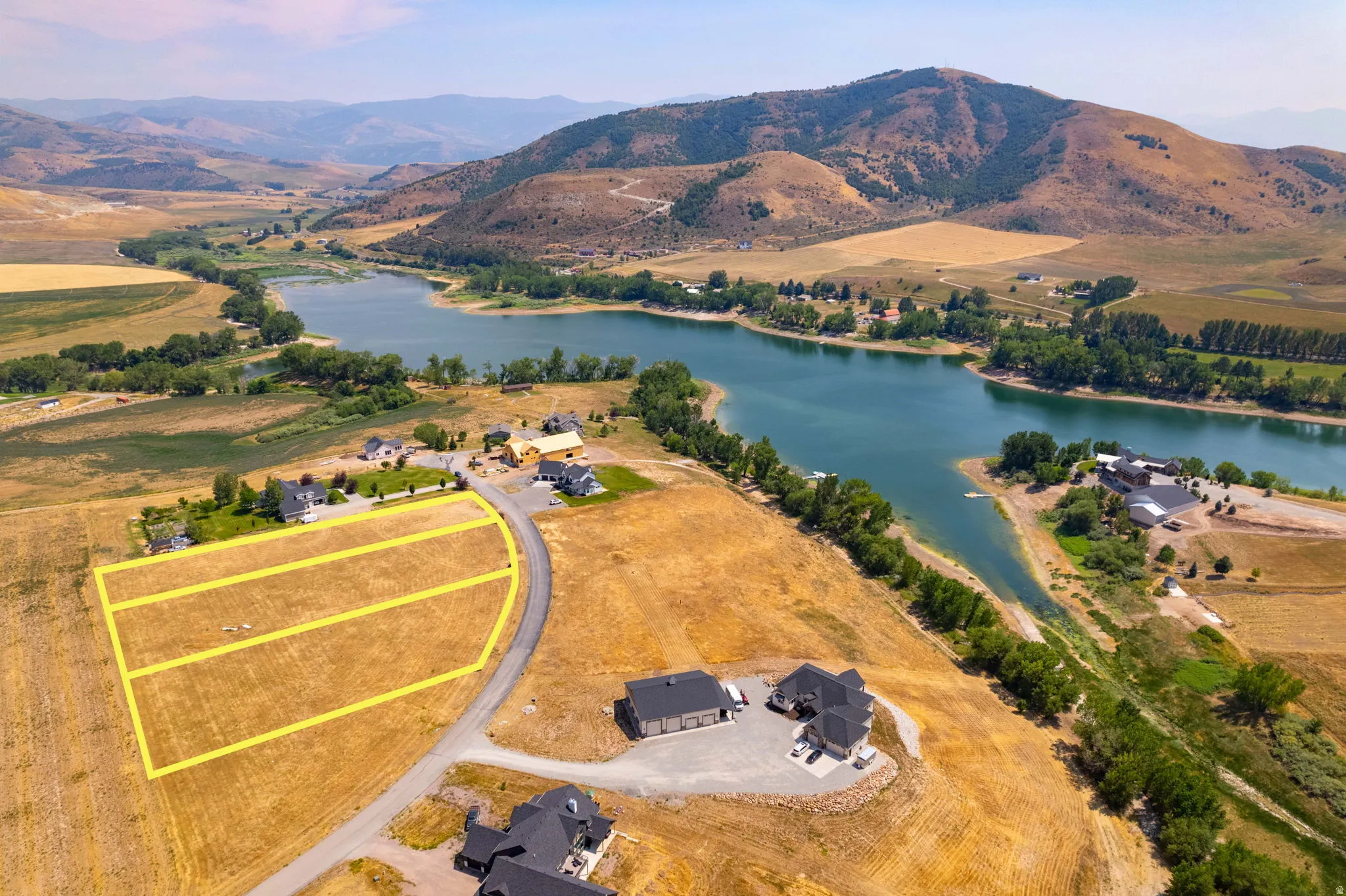 Expansive land parcels with direct water access