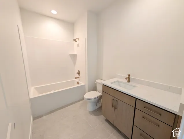 *Interior completed photos are from previously built home of the same floor plan for example purposes. Upgrades and finishes vary.*