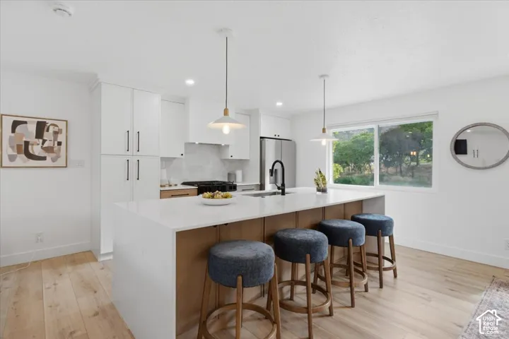 Breakfast bar in kitchen