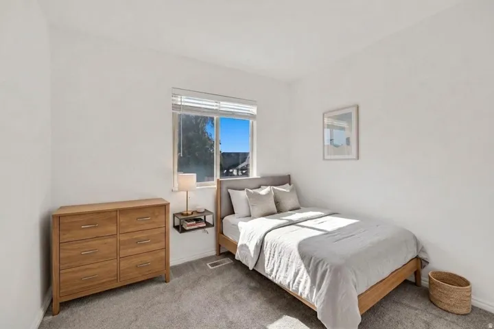 Virtually staged 3rd bedroom
