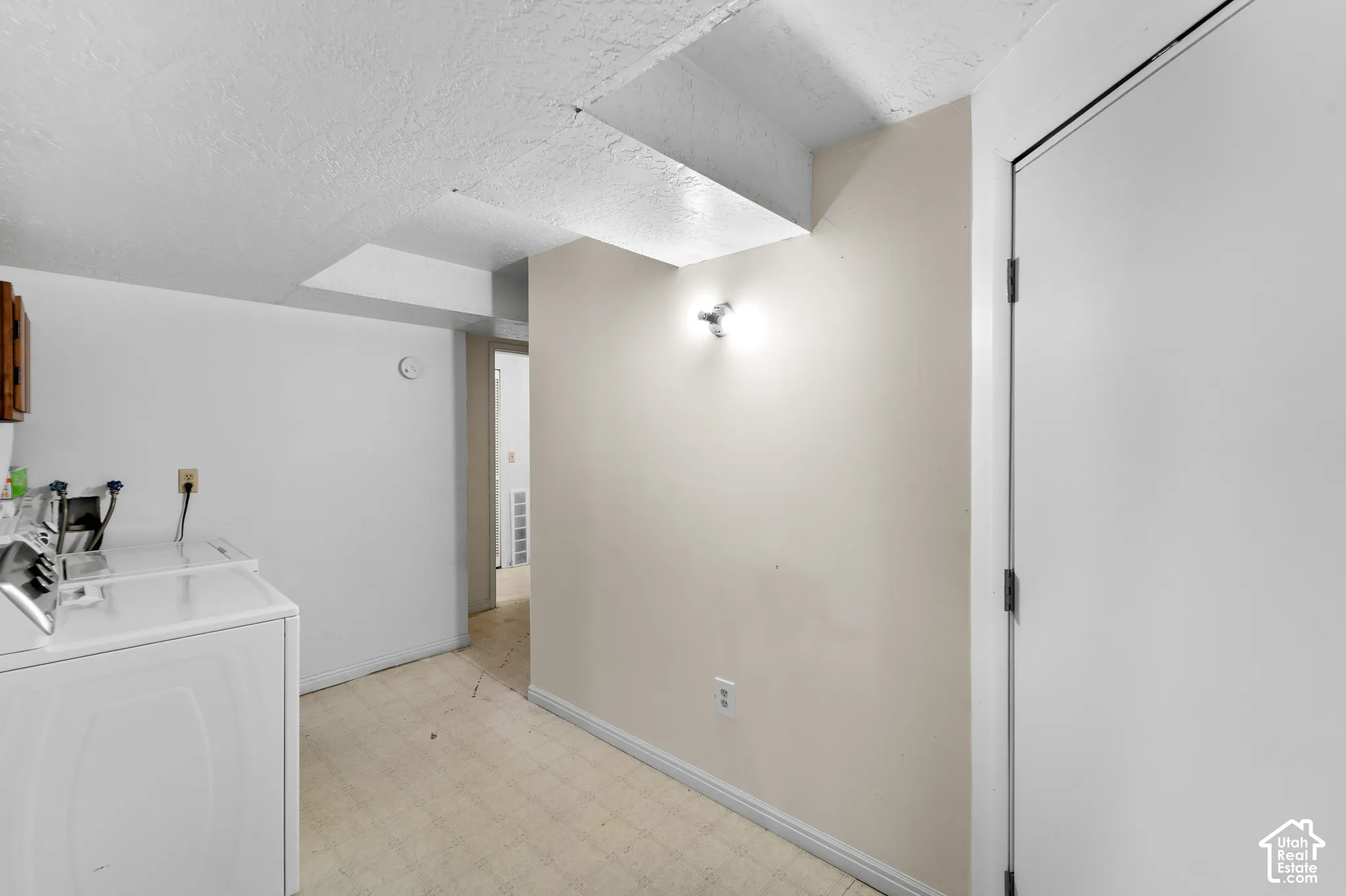 The laundry area is very spacious.