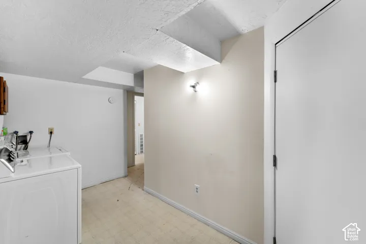 The laundry area is very spacious.
