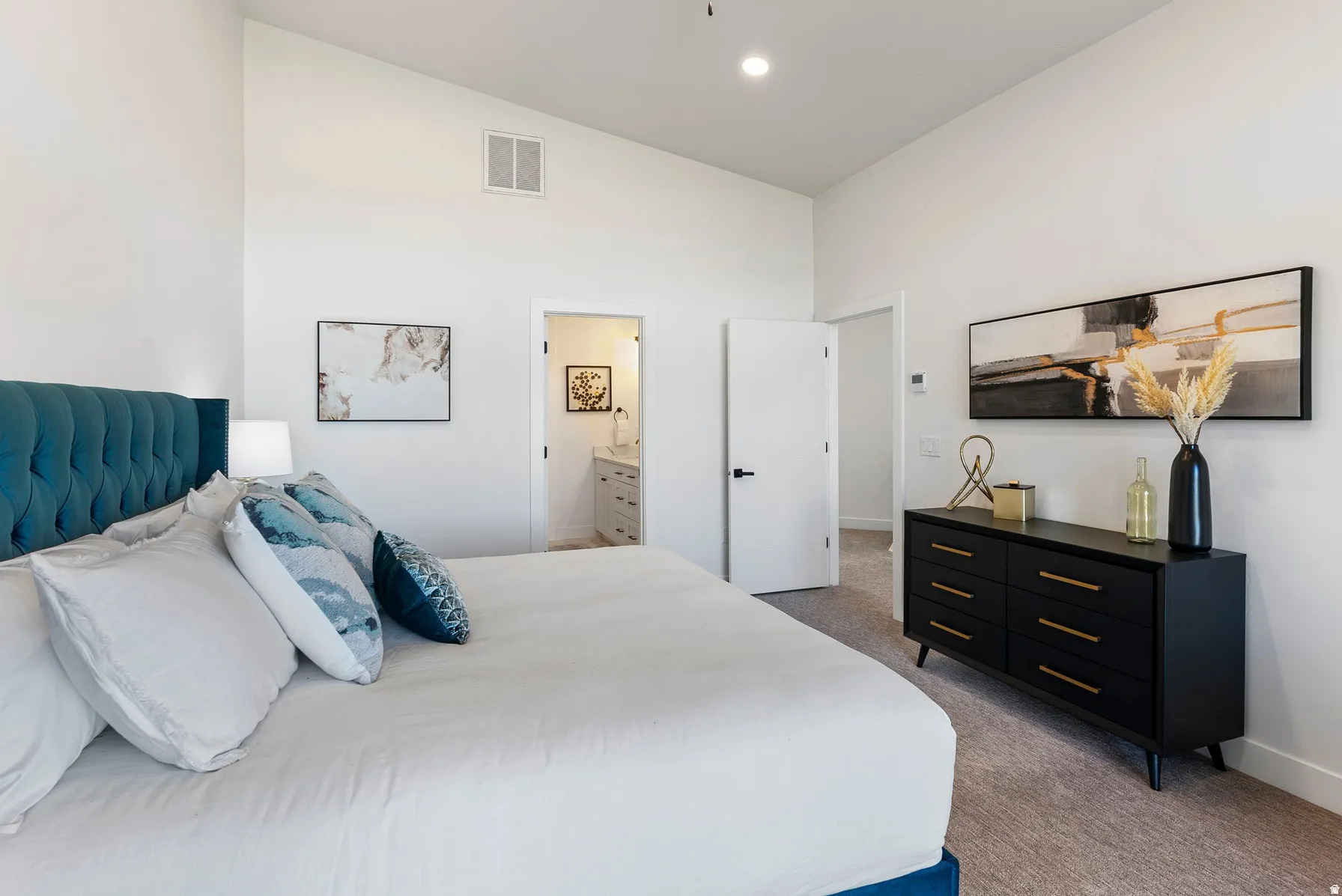 Vaulted ceiling with recessed lighting