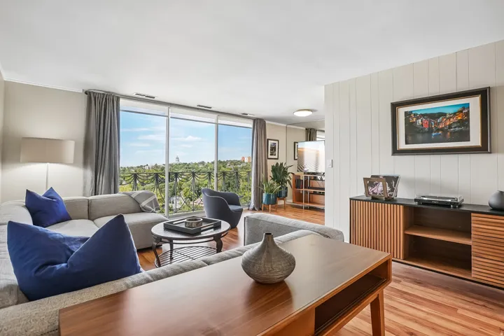 Floor-to-ceiling windows with expansive outdoor scenery