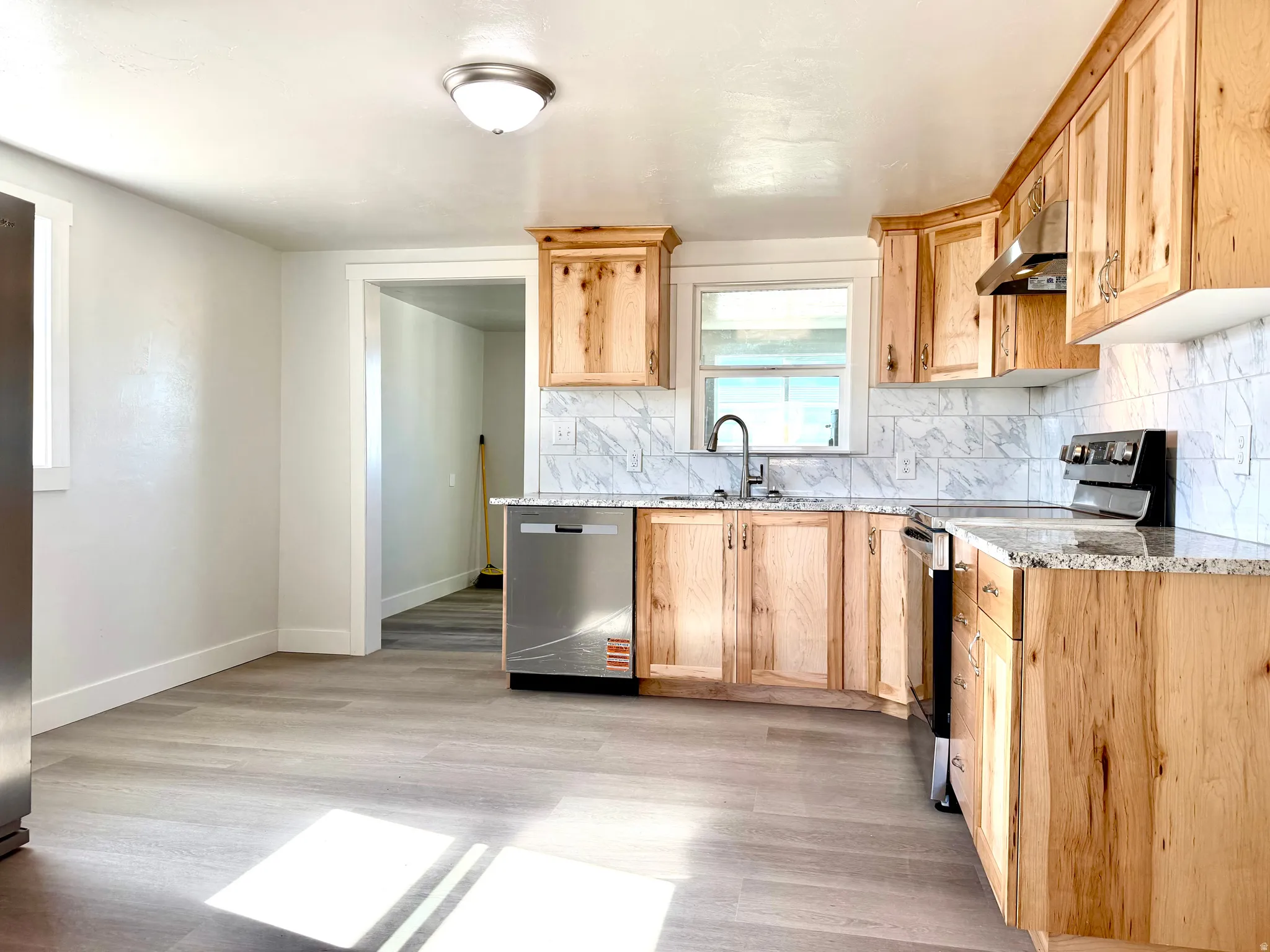 Beautifully updated kitchen!