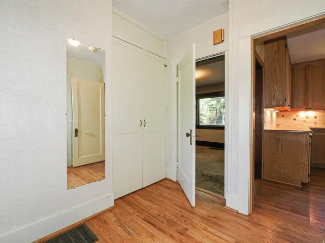 2466 S Highland Dr, Salt Lake City, Utah 84106