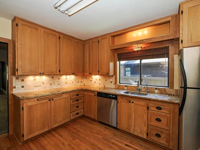 2466 S Highland Dr, Salt Lake City, Utah 84106