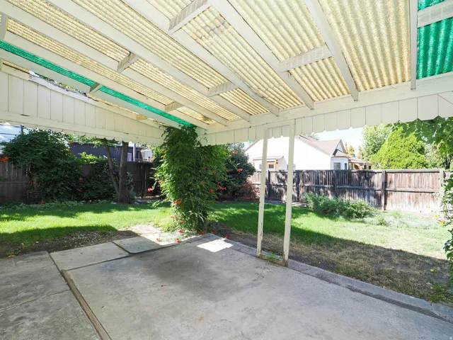 2466 S Highland Dr, Salt Lake City, Utah 84106