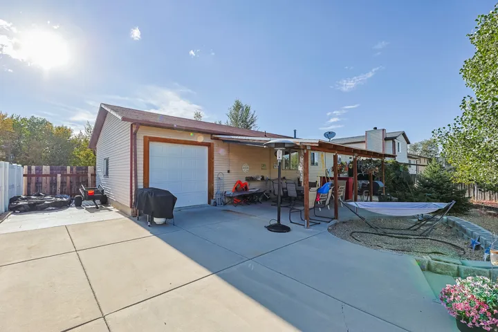 8557 S Mcintyre Way, West Jordan, Utah 84081