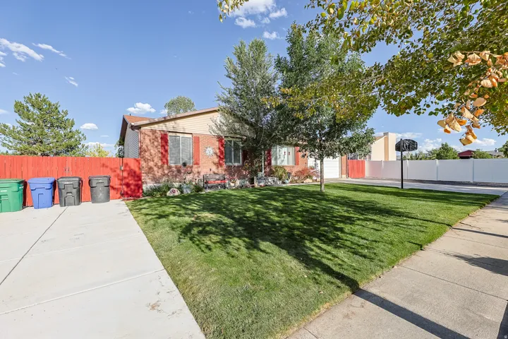 8557 S Mcintyre Way, West Jordan, Utah 84081