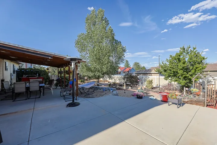 8557 S Mcintyre Way, West Jordan, Utah 84081