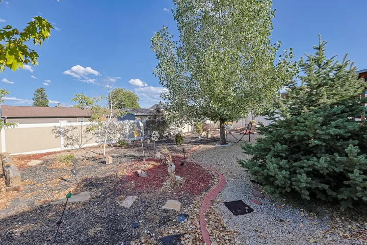 8557 S Mcintyre Way, West Jordan, Utah 84081