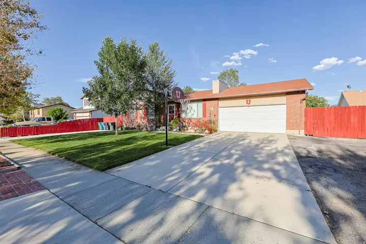 8557 S Mcintyre Way, West Jordan, Utah 84081