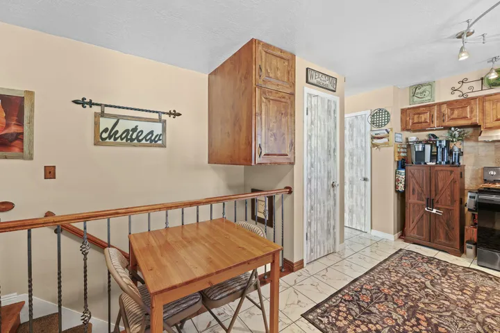 8557 S Mcintyre Way, West Jordan, Utah 84081