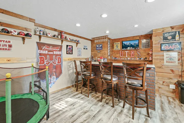8557 S Mcintyre Way, West Jordan, Utah 84081