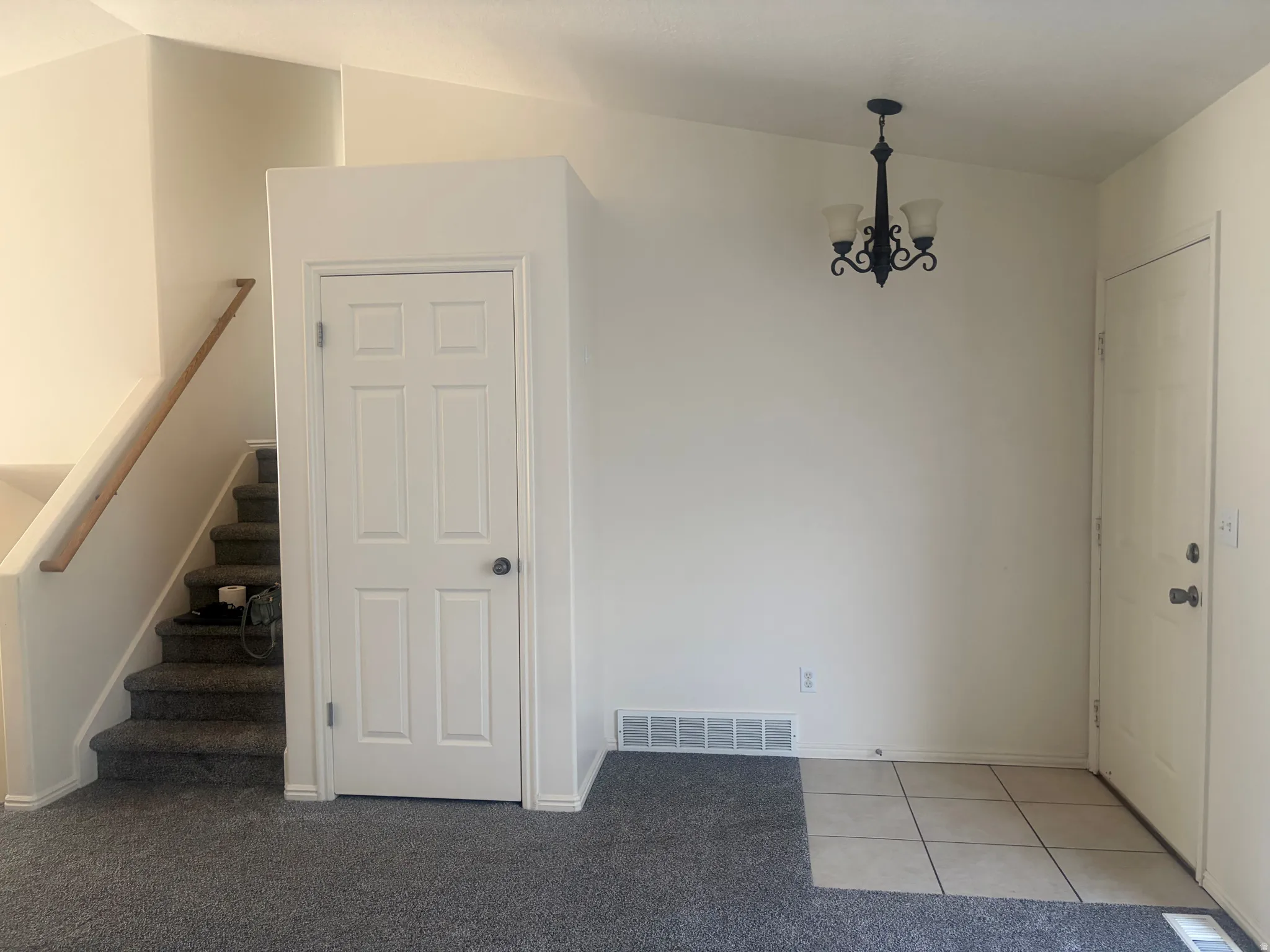 Neutral wall paint