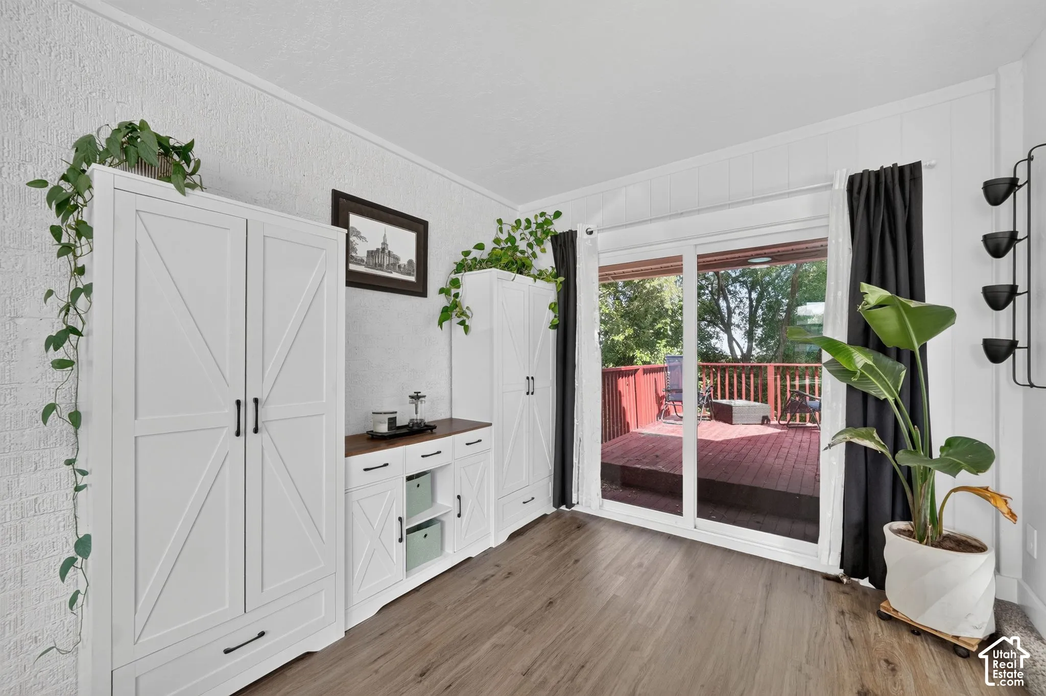 Dining area extends to outdoor deck.