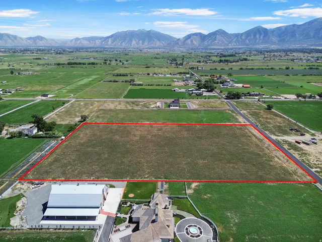 Expansive undeveloped lot featuring clear boundaries and direct road access
