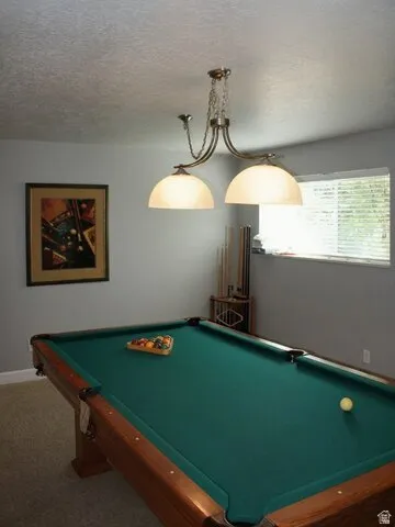 Recessed window with blinds