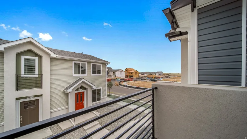 Balcony with horizontal metal railing