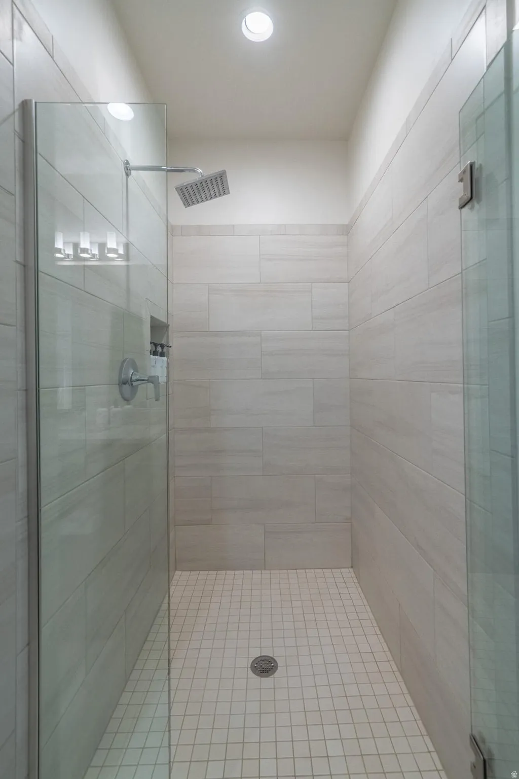 Bedroom 5 Ensuite