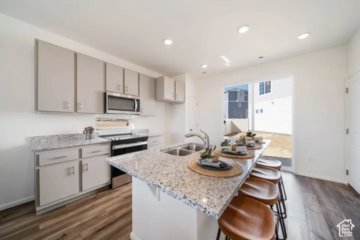 419 E Halls Creek Rd, Saratoga Springs, Utah 84045