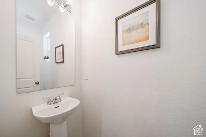 419 E Halls Creek Rd, Saratoga Springs, Utah 84045