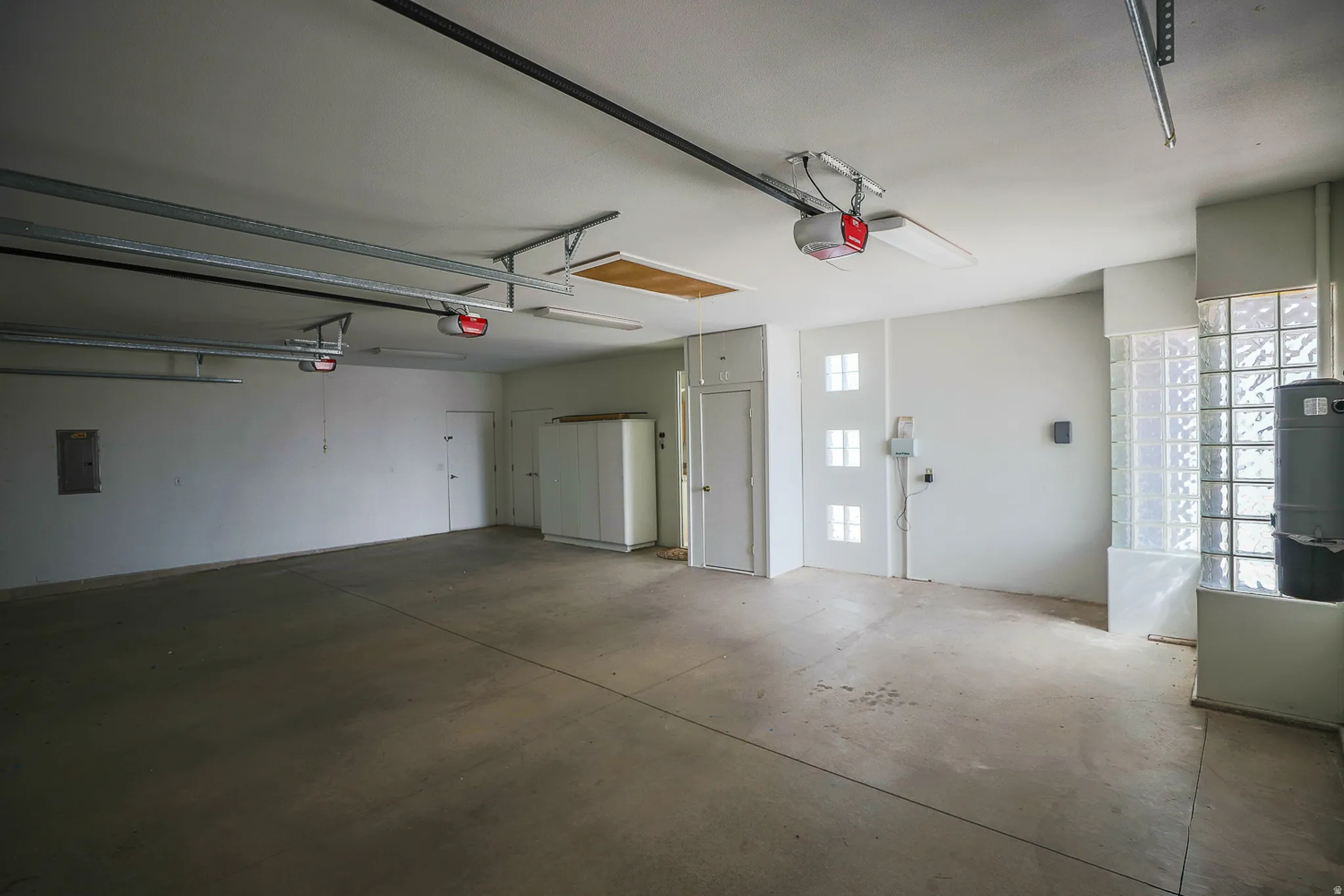 (Pre-leasing photo)
