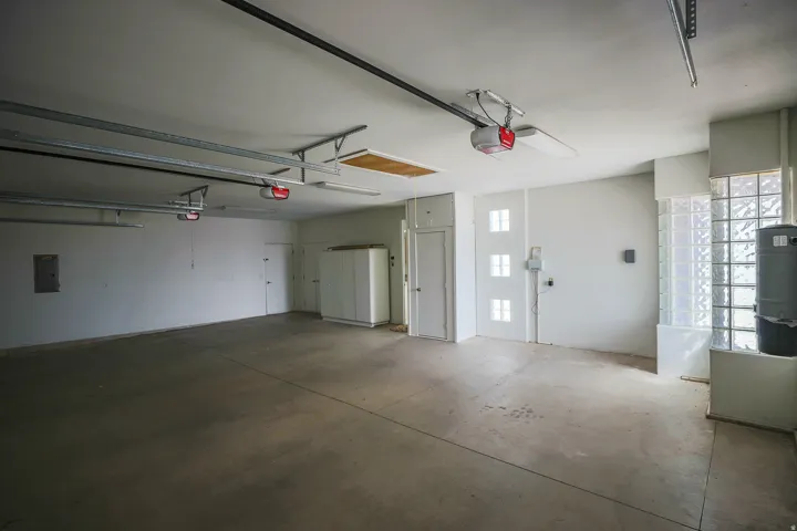 (Pre-leasing photo)
