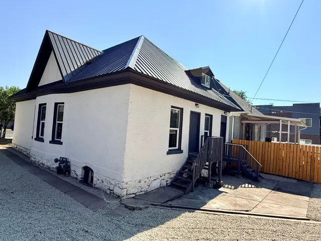 Entrance Unit 2