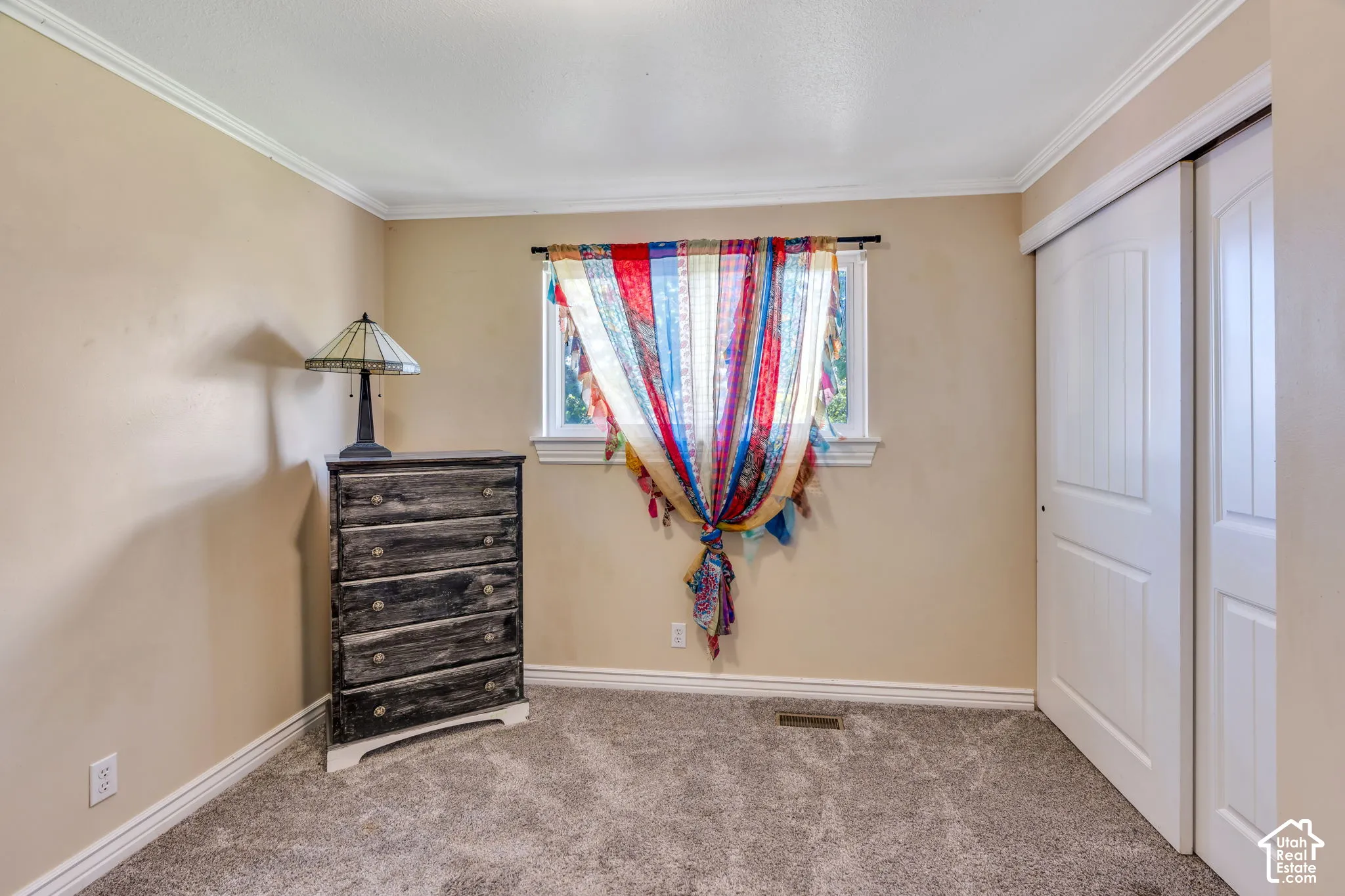 Versatile bedroom—perfect for family, guests, a home office or hobby space.