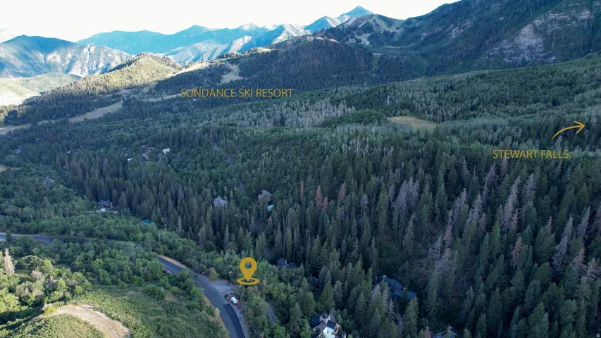 5 minutes from Sundance Ski Resort, 2 minutes from Aspen Grove. 20-60 minute hike to Stewart falls.