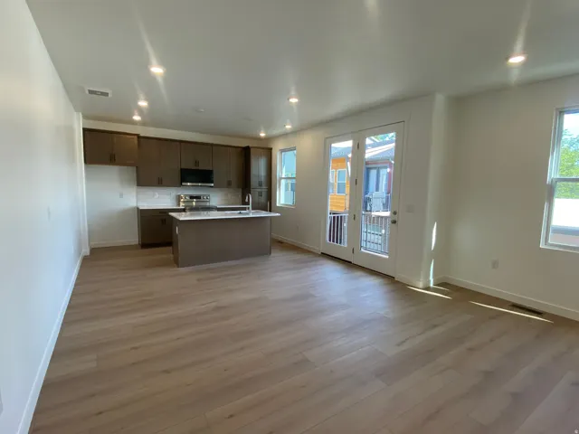 Whether it’s a quick breakfast or dinner with friends, this kitchen makes it easy. Plus step right outside for a capitol view!