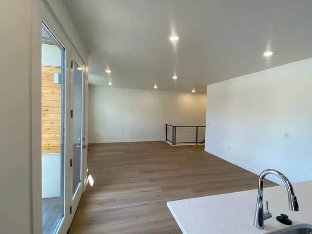 Whether it’s a quick breakfast or dinner with friends, this kitchen makes it easy.