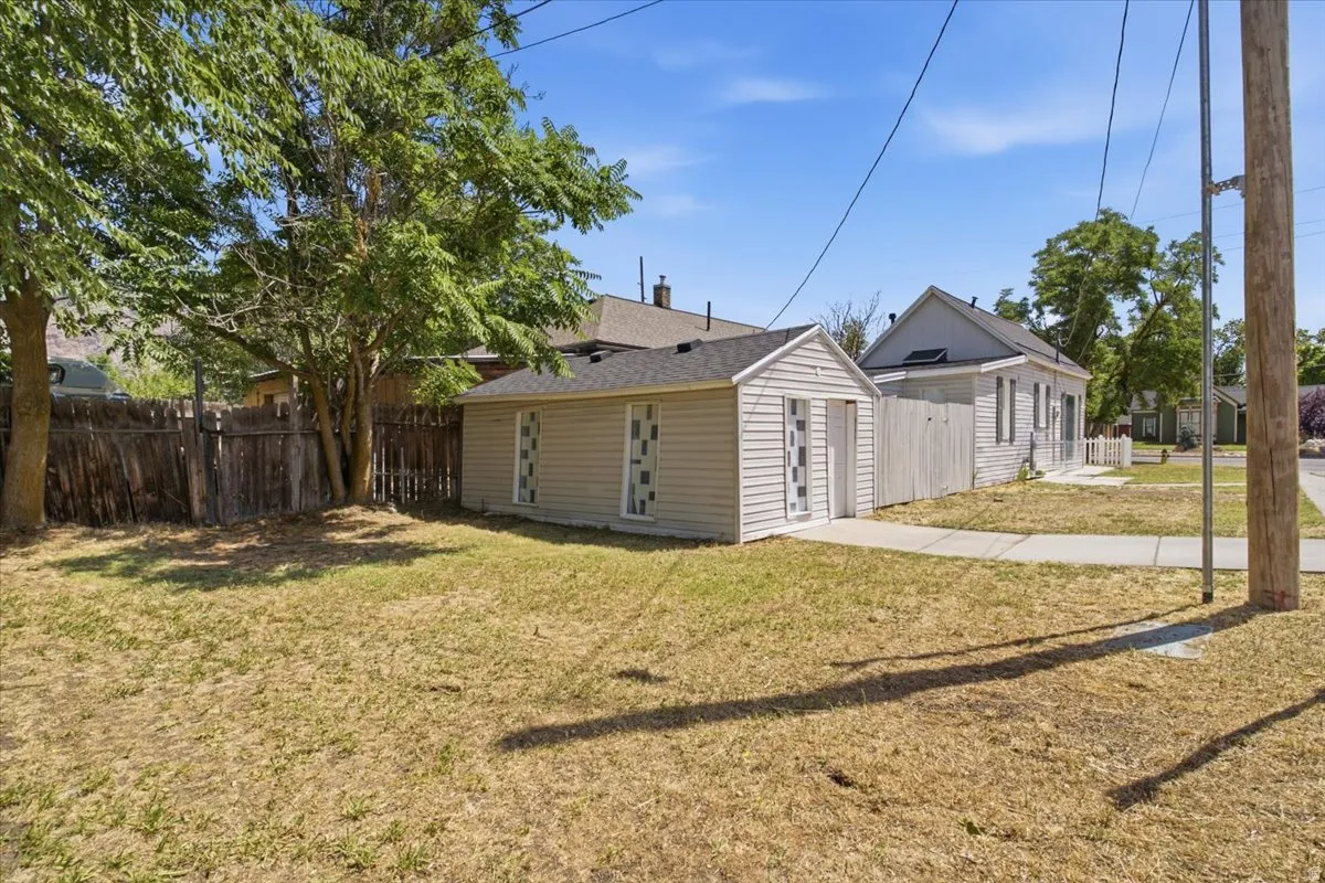 Detached accessory building  around 11X14 - great for a studio or office! Finished walls inside - cement floor.