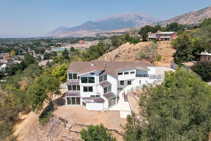 Multi-level contemporary architecture with extensive glazing