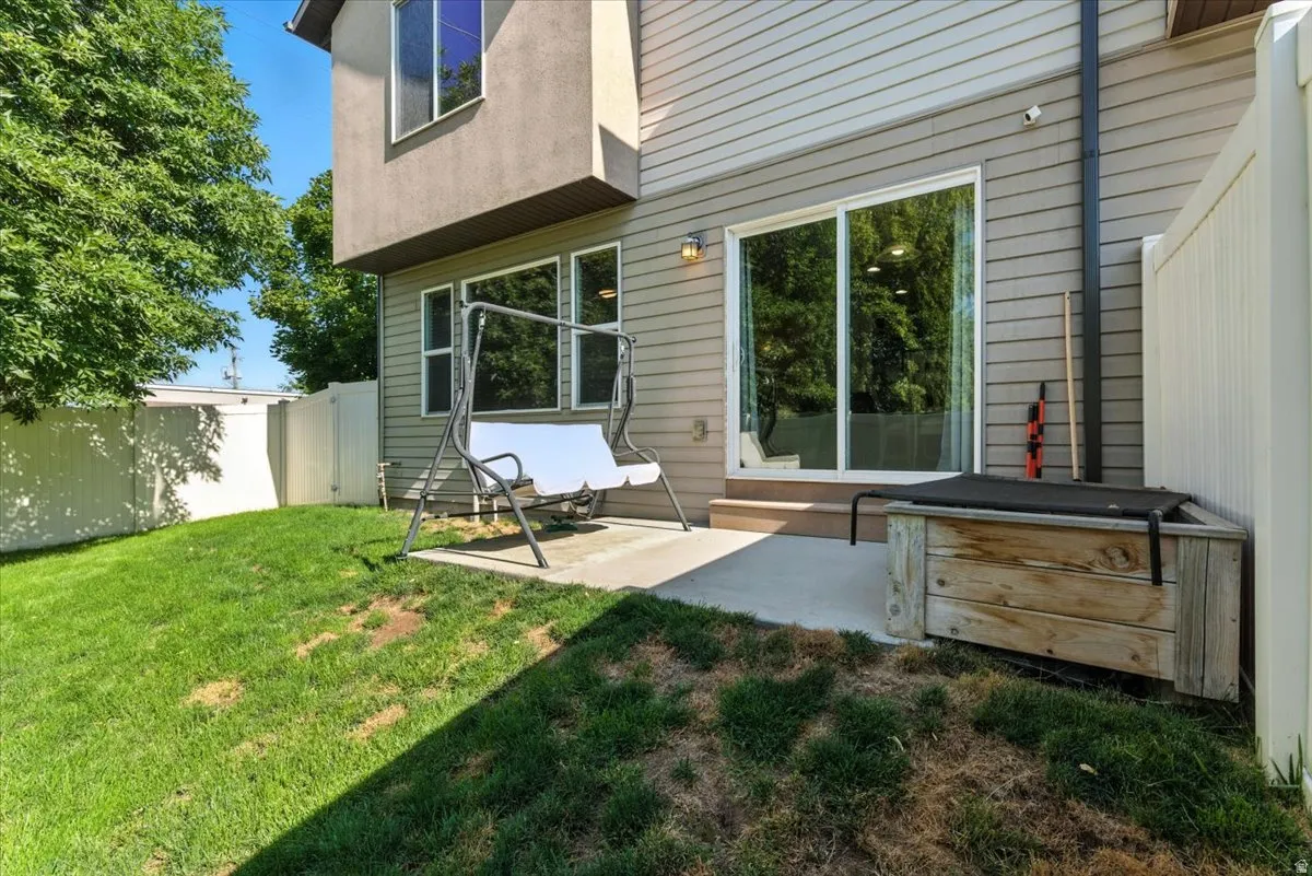 Sliding glass door entry to the patio