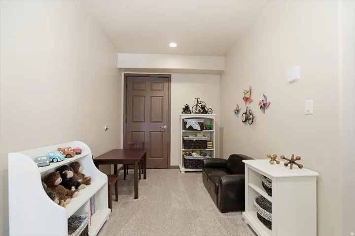 Neutral tone wall paint