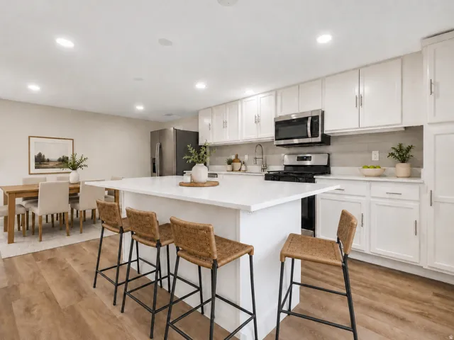 Virtual staging. None of the furniture nor decotraions are at the property  Neutral wall tones
