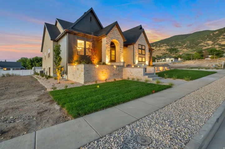 136 W Summerhill Ln, Centerville, Utah 84014