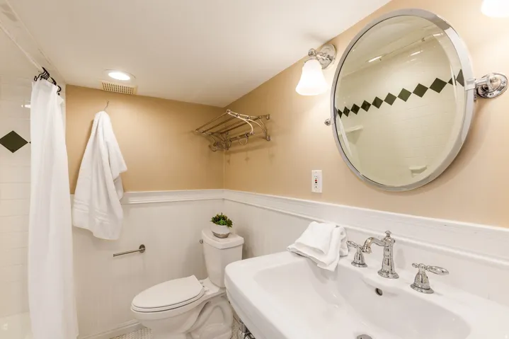 4221 S Fortuna Way, Salt Lake City, Utah 84124