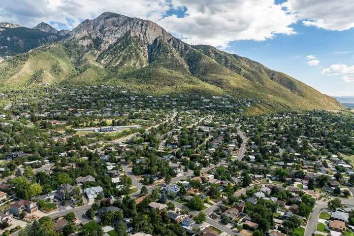 4221 S Fortuna Way, Salt Lake City, Utah 84124
