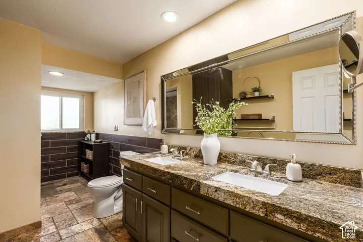 4221 S Fortuna Way, Salt Lake City, Utah 84124